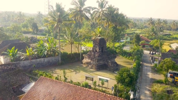 Jabung, Surowono and Jawi: Three East Javanese Temples