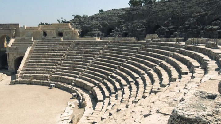 Beit She'an: The Roman City of Scythopolis