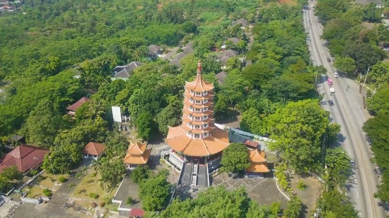 Pagoda Avalokitesvara, Indonesia