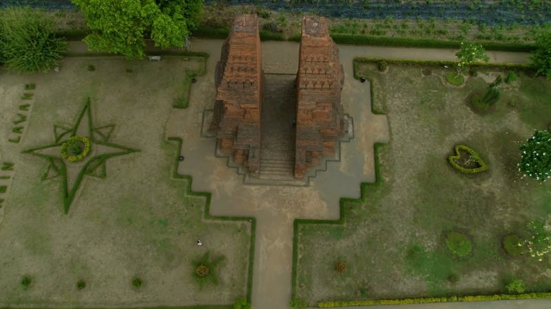 Candi Wringin Lawang, Indonesia